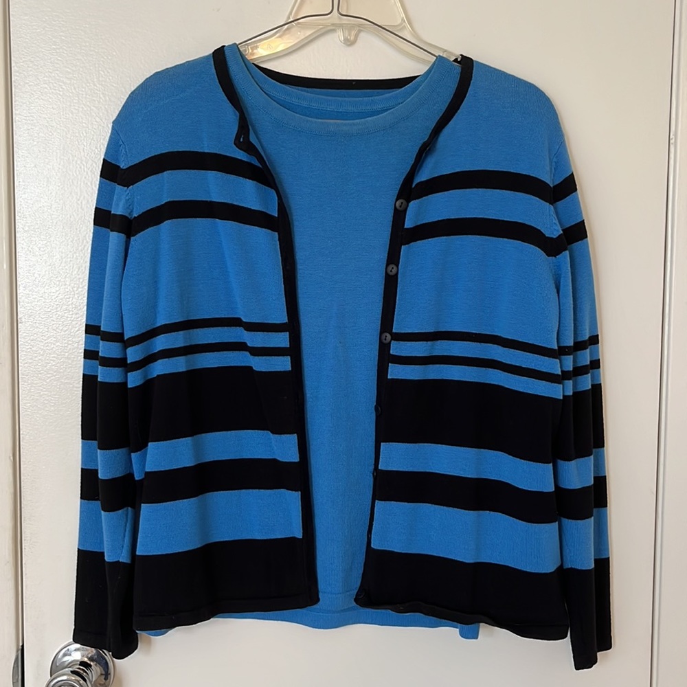 Twinset of short-sleeved solid blue w striped buttoned cardigan sweater